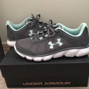 Under Armour Sneakers
